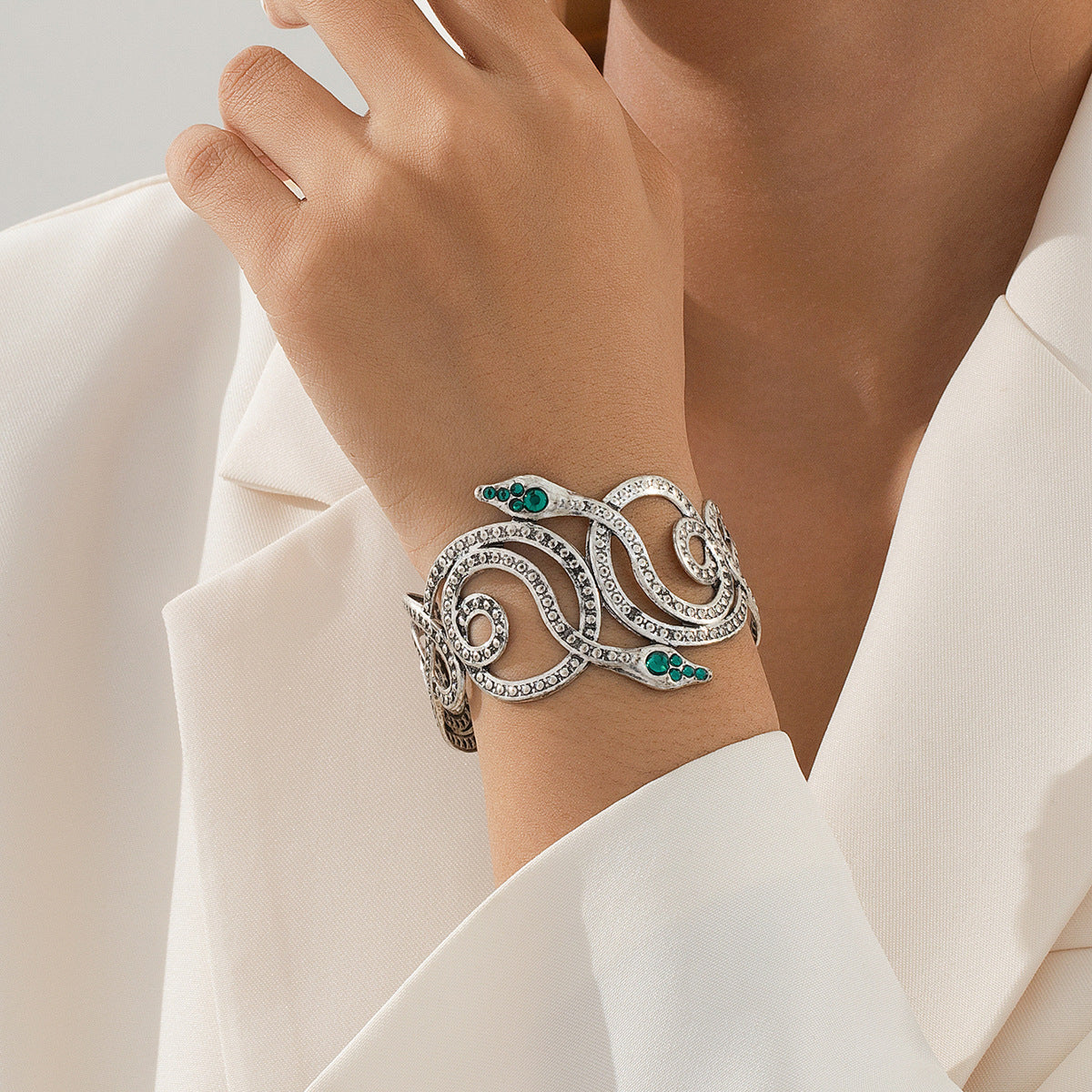 Planderful Vienna Verve Bracelet – Unique Retro Snake Design