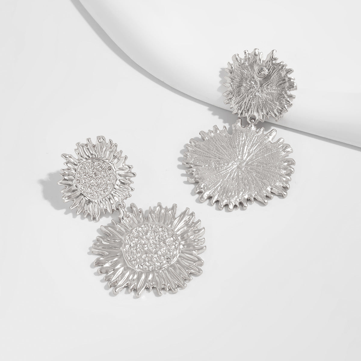 Planderful Vienna Verve Three Dimensional Sunflower Pendant Stud Earrings For Women Statement Retro Liquid Style