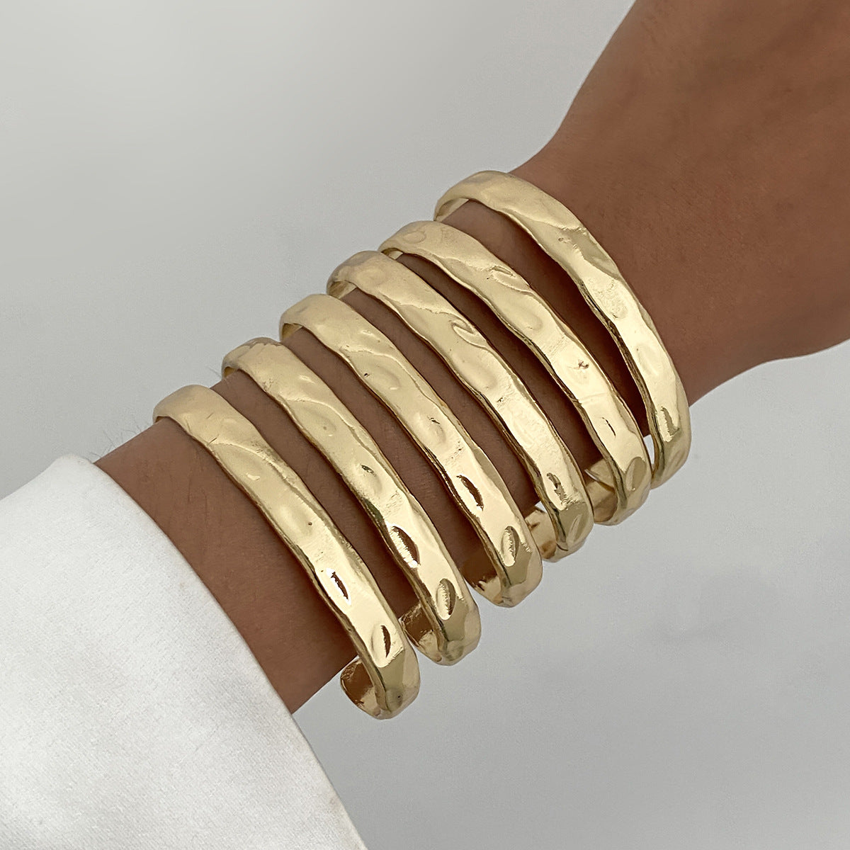 Planderful Vienna Verve Opening Statement Bracelet For Women Geometric Heavy Industry Jewelry