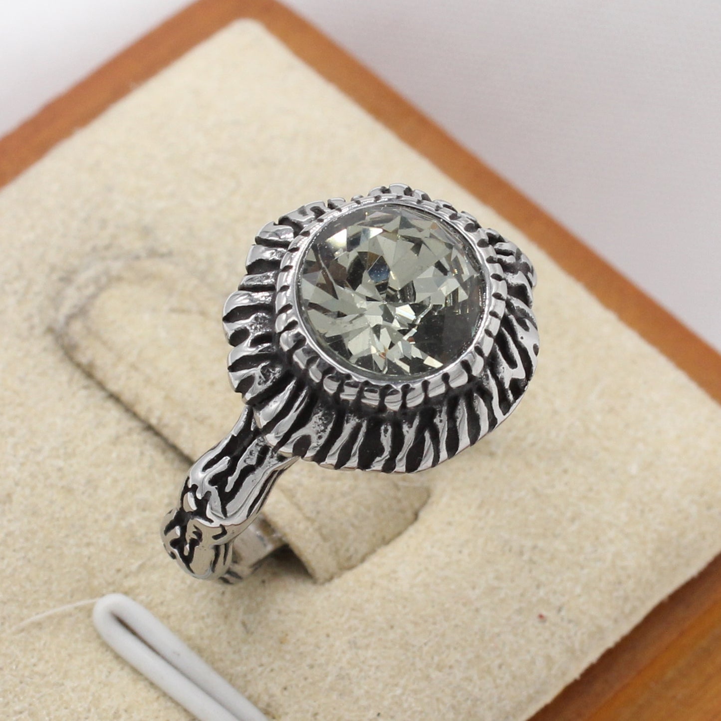 Planderful Everyday Genie – European and American Personalized Retro Sun Gemstone Men's Titanium Steel Ring