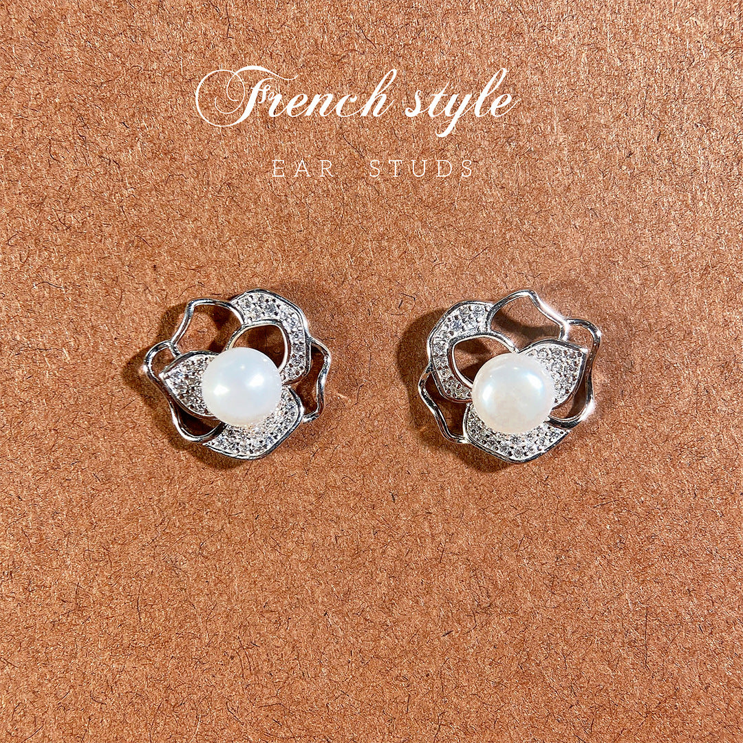 Vintage Rose Pearl Women's Earrings