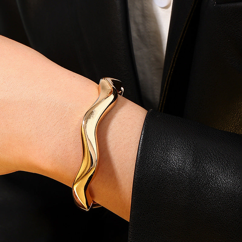 Elegant Vienna Verve Women's Metal Bracelet - Stylish Handwear for All Occasions