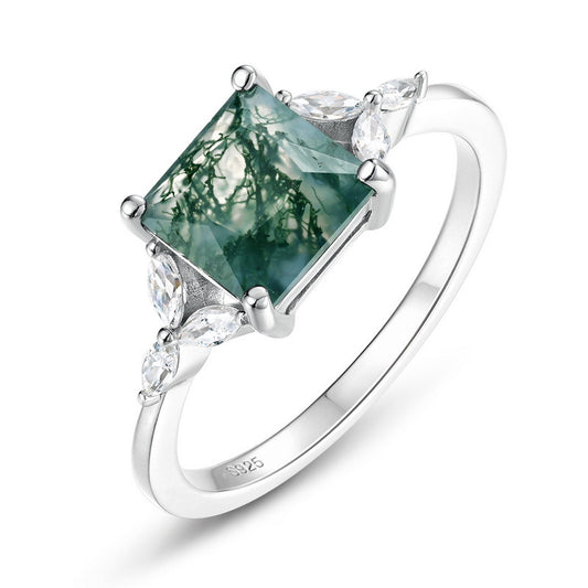 Planderful Everyday Genie – Versatile Green Moss Four-Claw Sterling Silver Ring