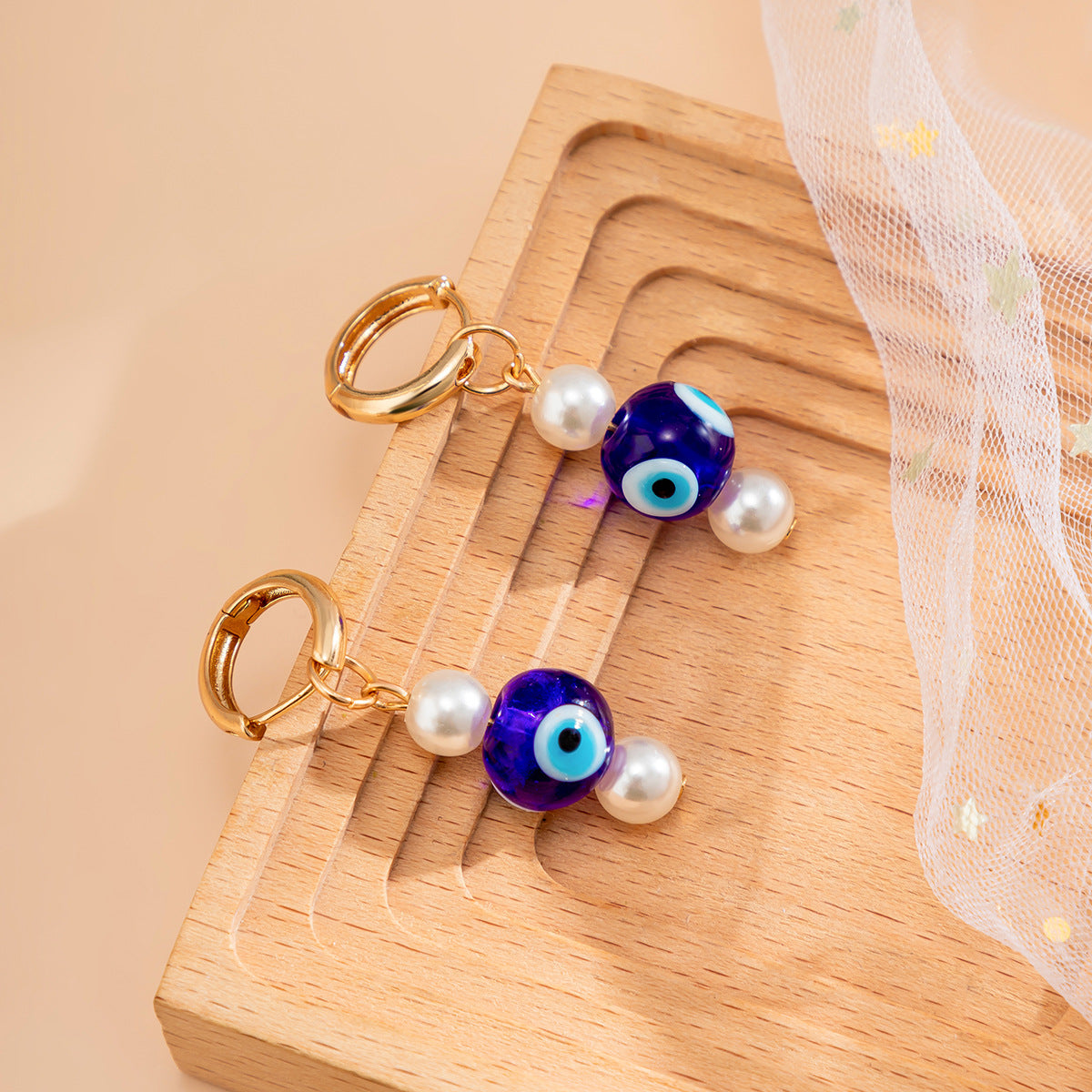 Short Retro Eyes Beaded Earrings with Faux Pearl Accents
