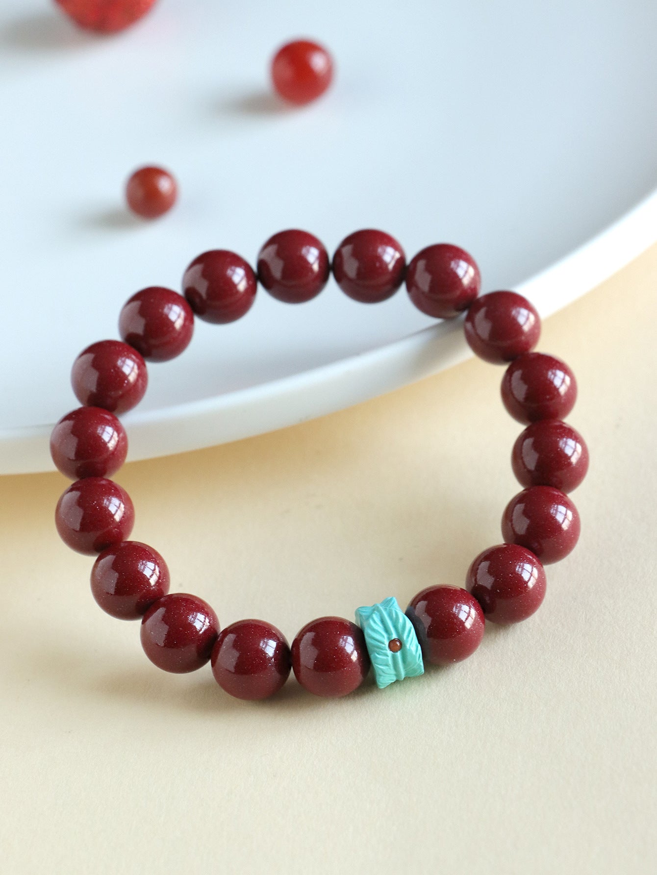 Planderful Fortune's Favor Bracelet – Elegant Cinnabar Mosaic Design