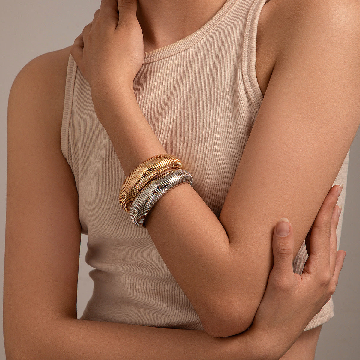 Sleek and Stylish Snake Bone Necklace for Women, Choker Exuding Personality and Fashion