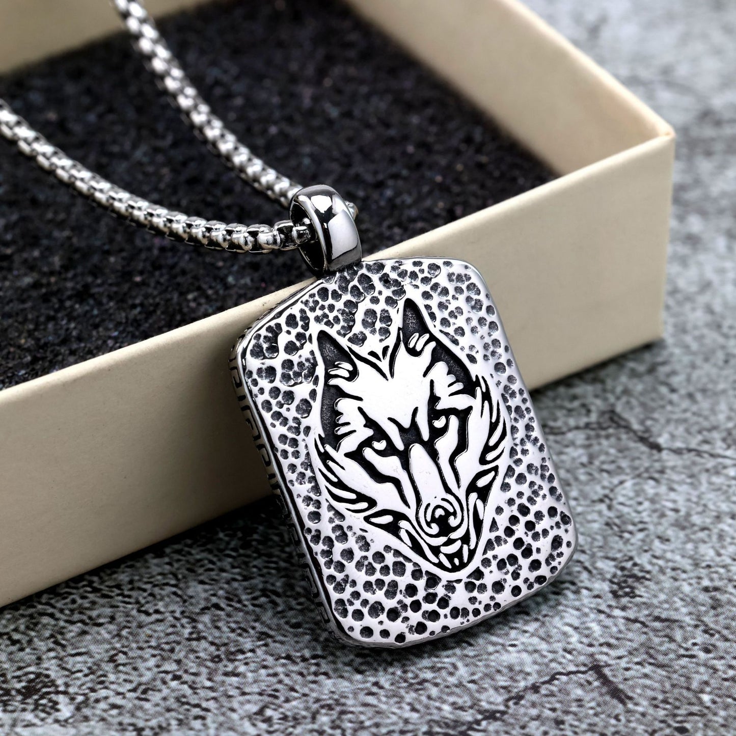 Planderful Wolf Head Pendant For Men Bold Stainless Steel Retro European American Style Necklace