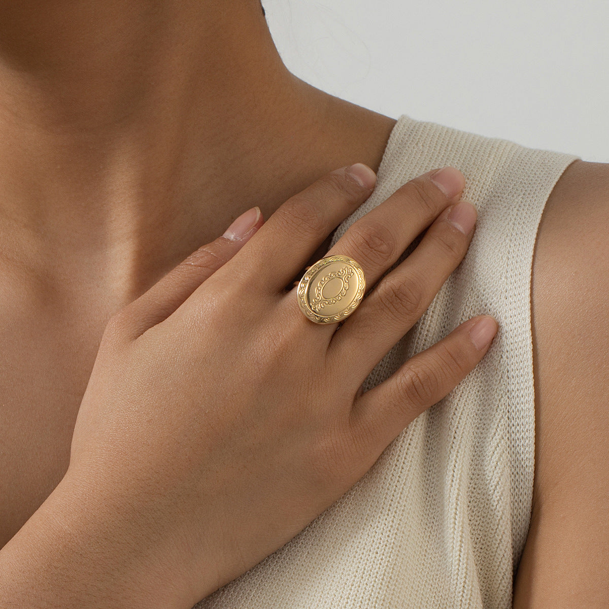 Retro Oval Photo Box Ring for Couples by Planderful