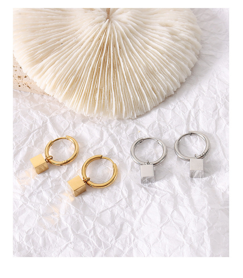 Elegant Geometric Square Earrings in Gold-Plated Titanium Steel