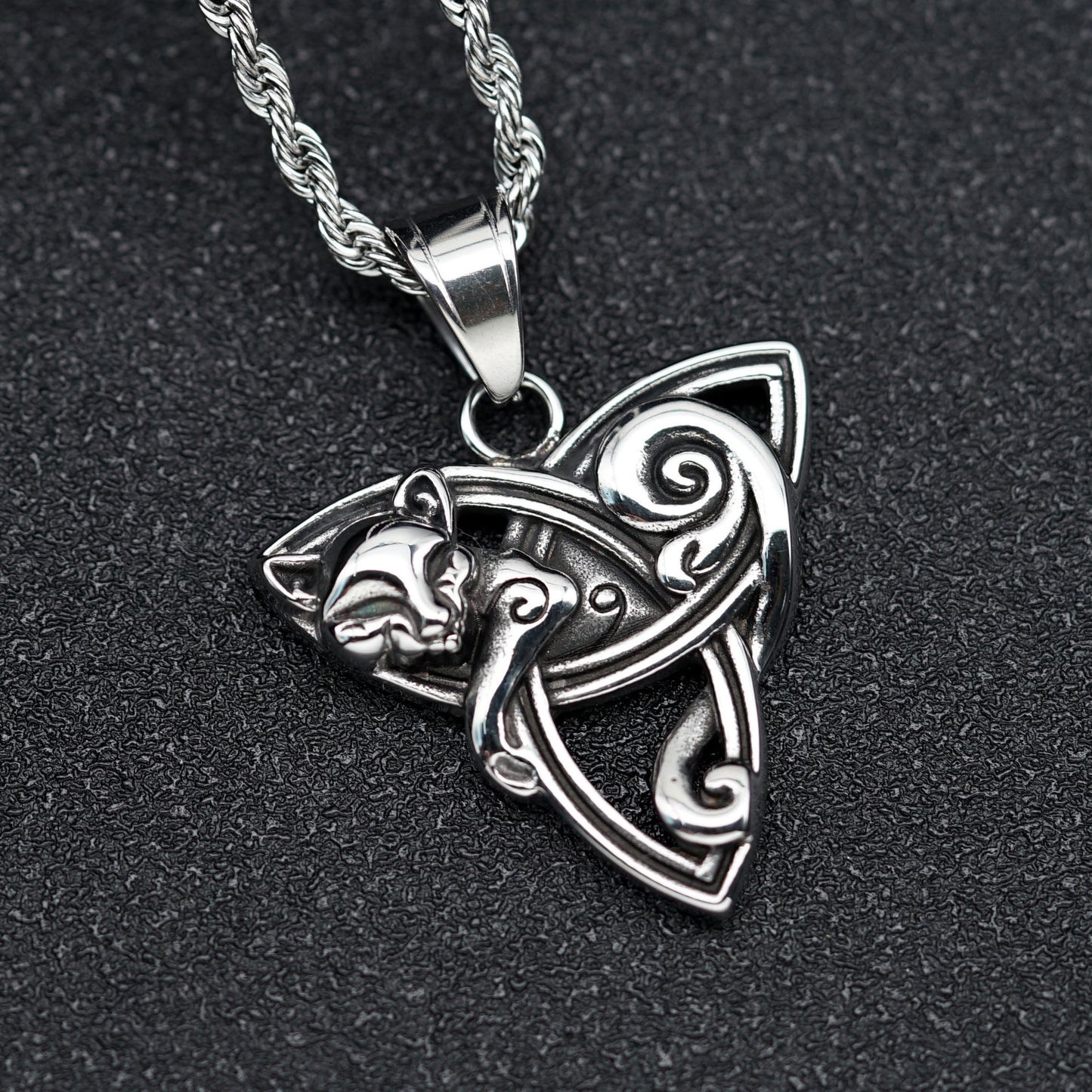 Steel Necklace – Elegant Egyptian Fox Pendant