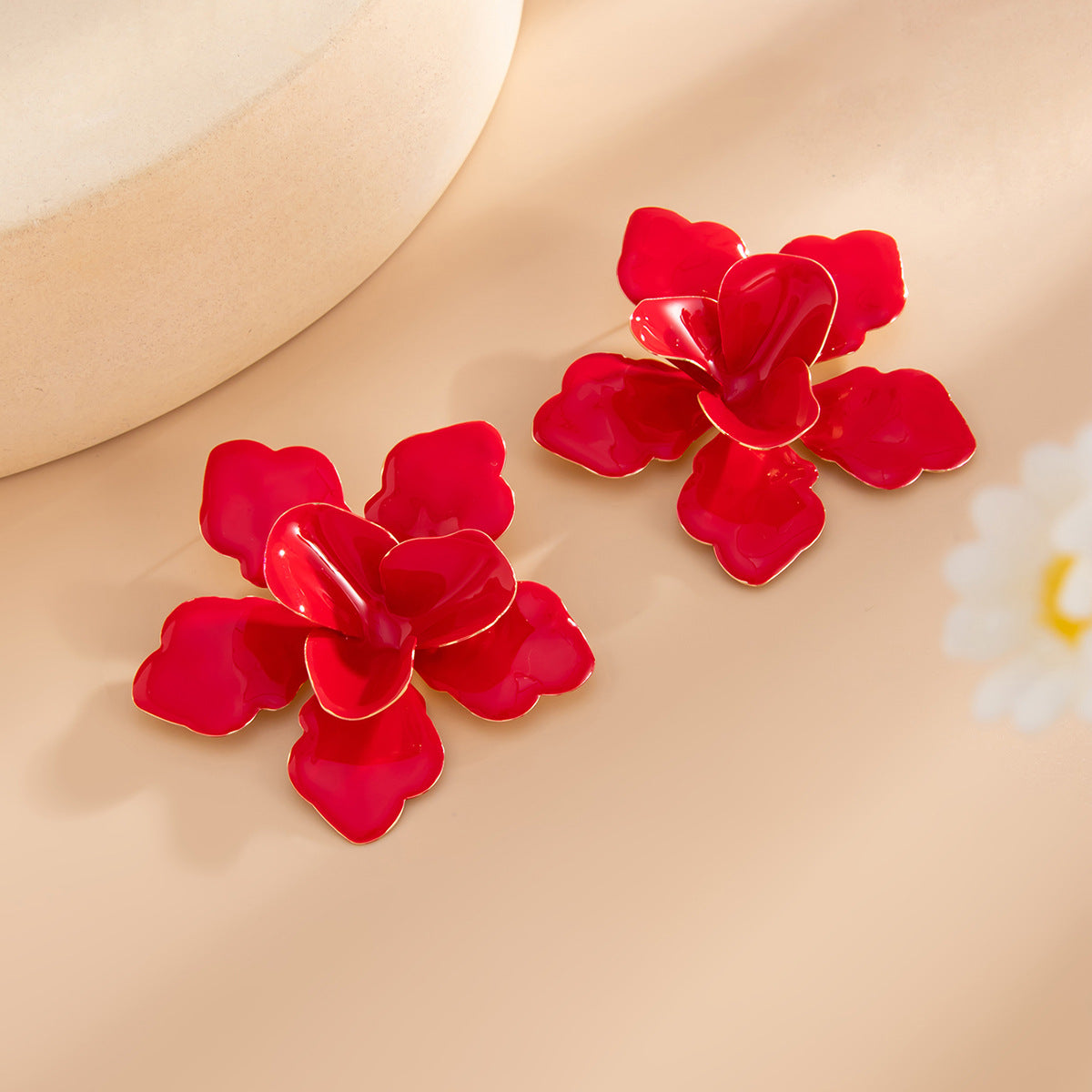 Planderful Vienna Verve Earrings – Exaggerated Flower Design for Vacation Style