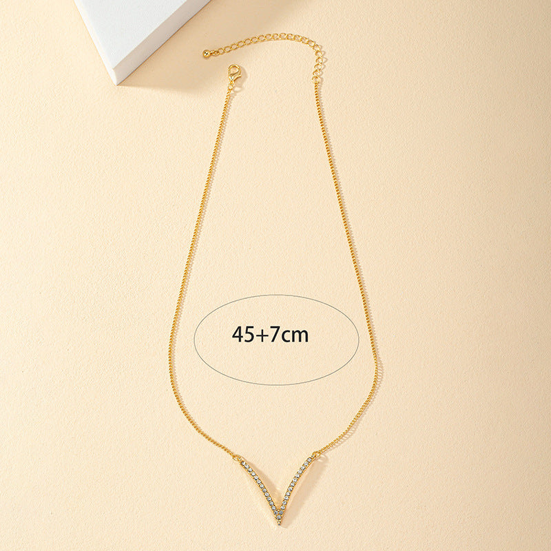 Luxurious Geometric V-Shaped Metal Pendant Necklace - Vienna Verve Edition