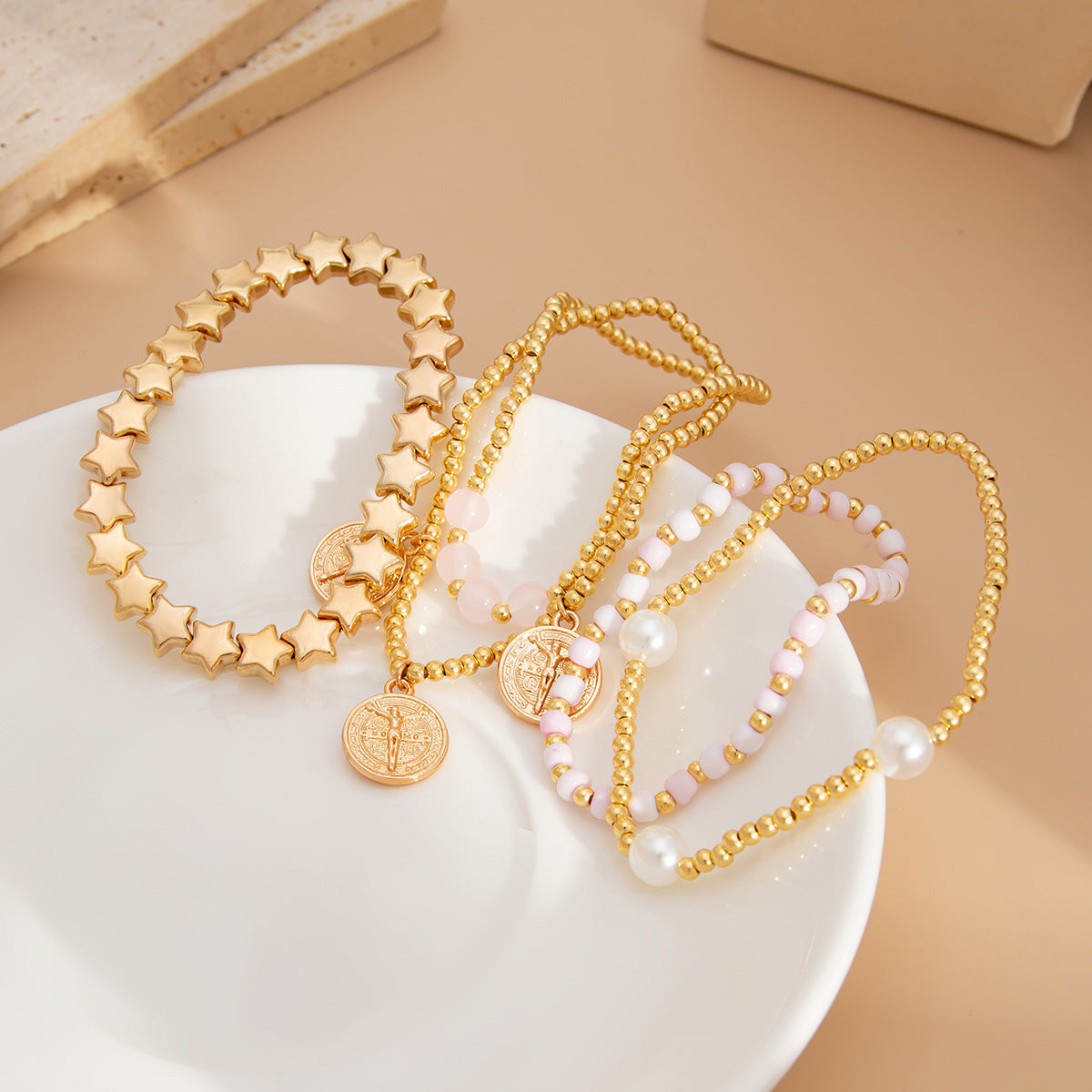 Planderful Vienna Verve Bracelet – Fashionable Retro Coin Design