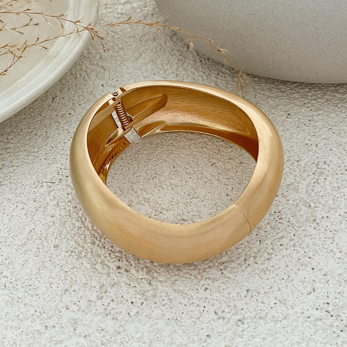 Planderful Vienna Verve Irregular Metal Bracelet For Edgy Punk Fashion Lovers Matte Wide Cuff With Spring Buckle