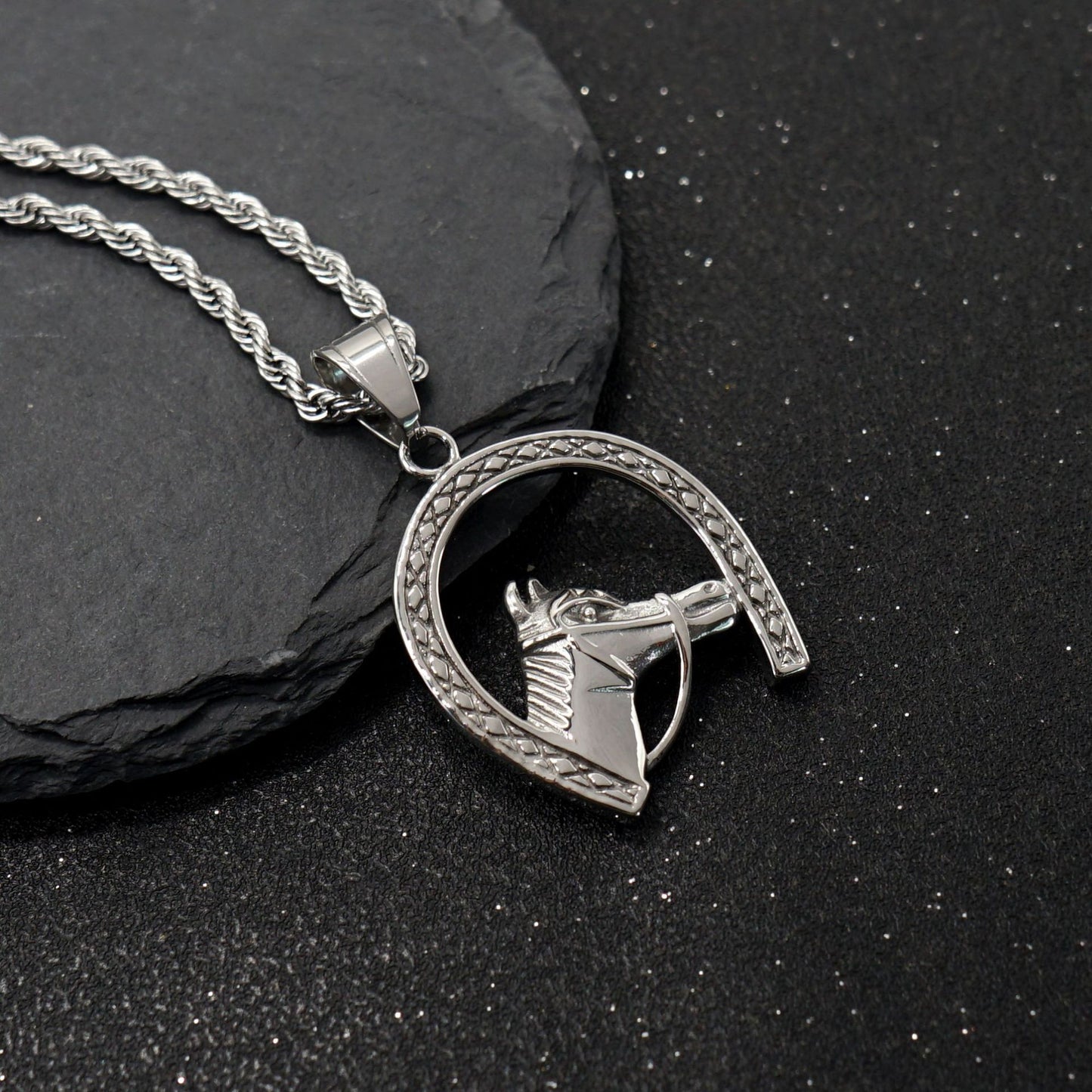 Stainless Steel Necklace – Vintage Hoof Horse Head Pendant For Everyday Wear And Personalization