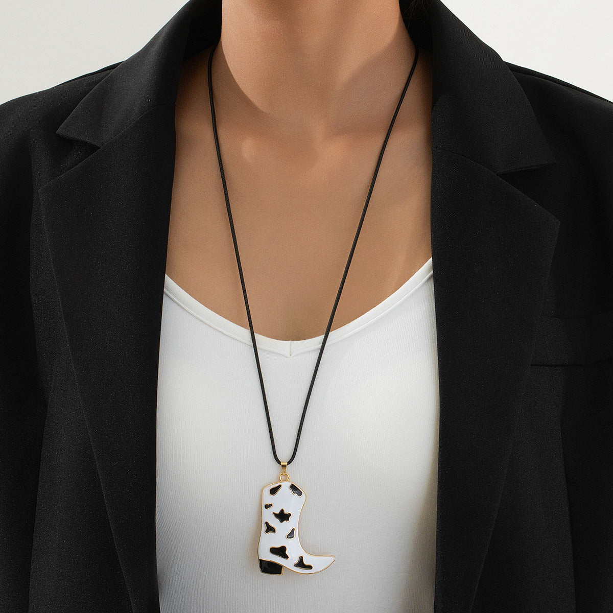 Planderful Vienna Verve Necklace – Stylish Metal Western Cowboy Design