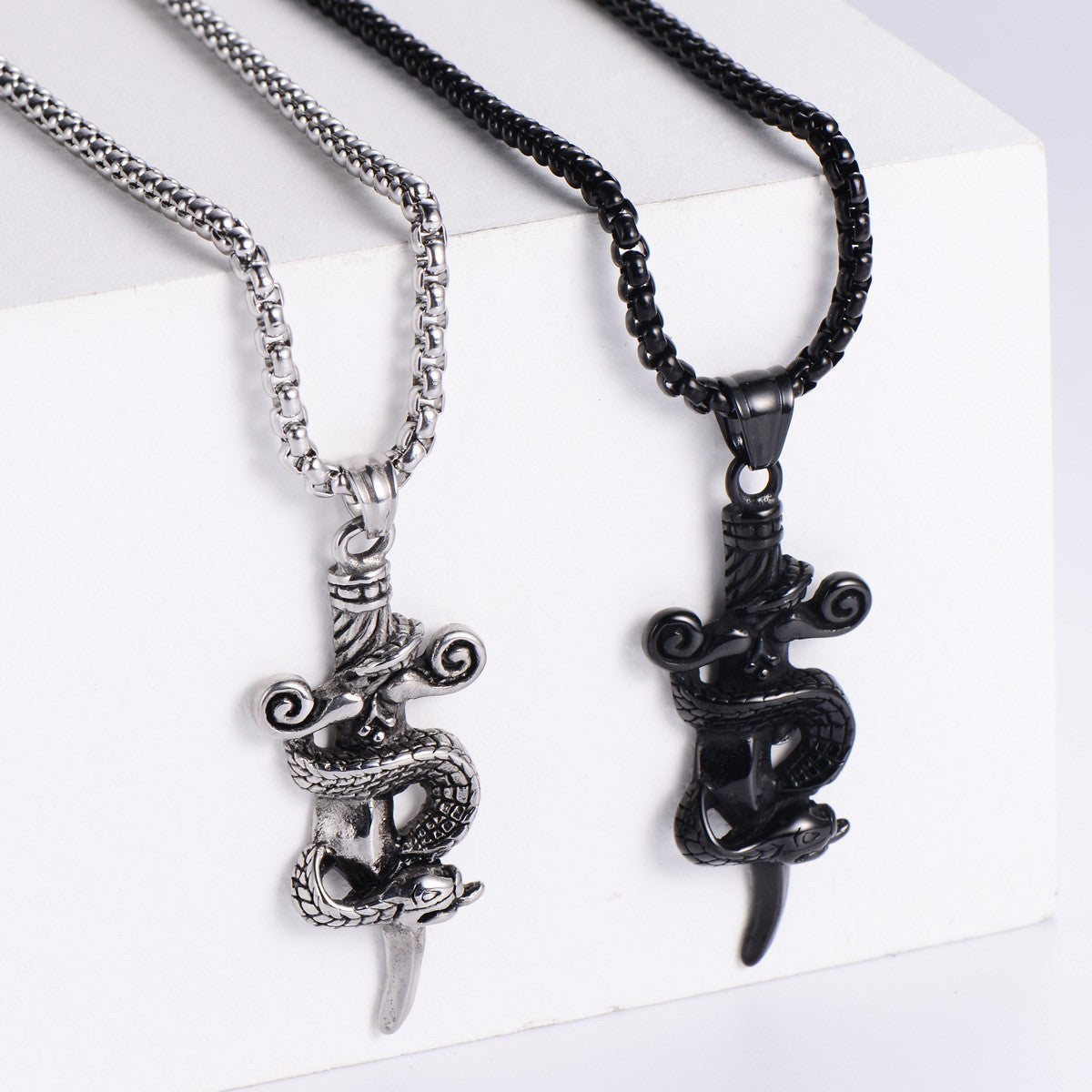 Personalized Titanium Steel Snake Knife Pendant Necklace for Men - Retro Punk Animal Design