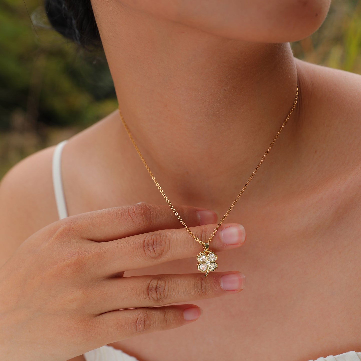 Heart-Shaped Zircon Four-Leaf Pendant Necklace Copper Jewelry Wholesale