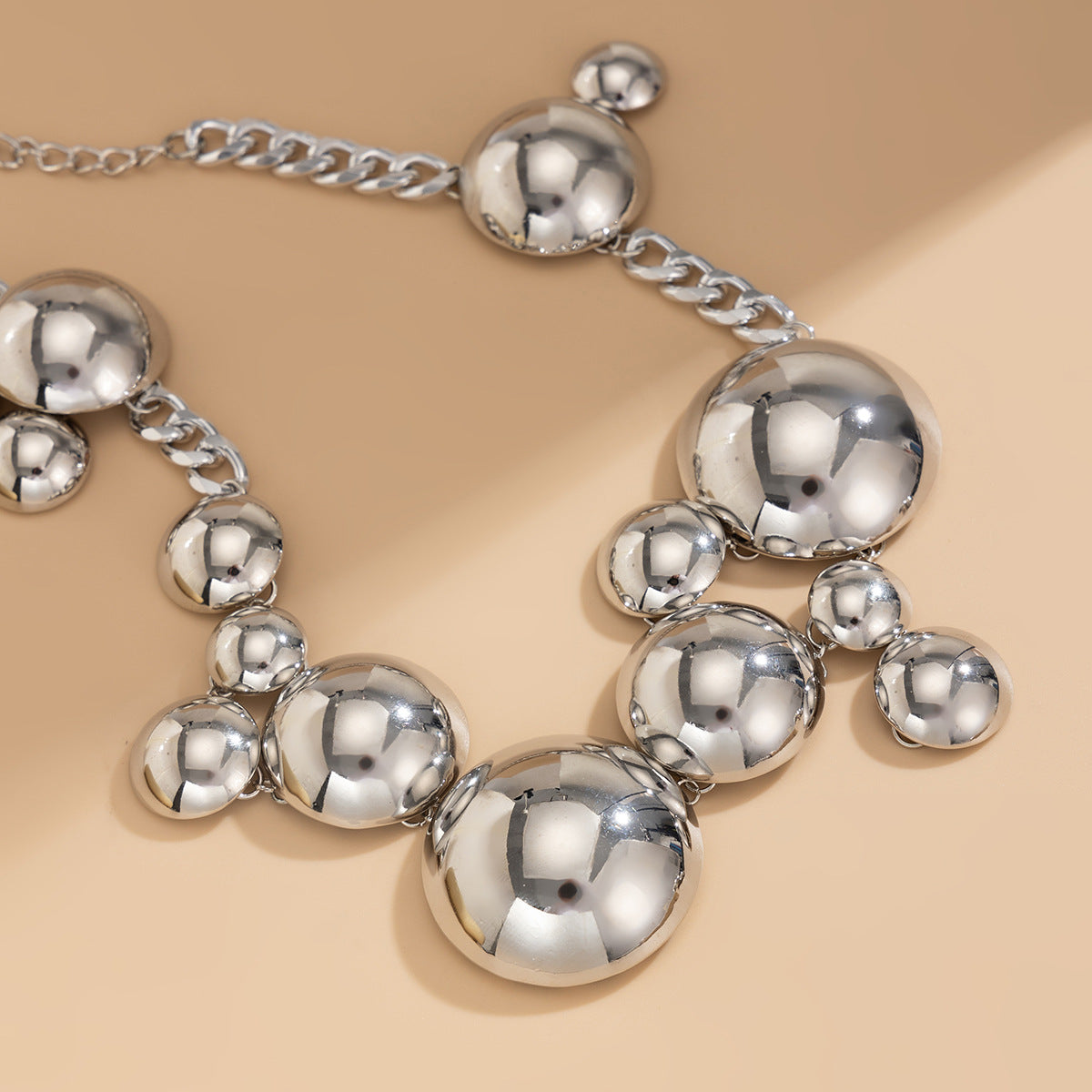 Planderful Vienna Verve Necklace – Retro Geometric Design