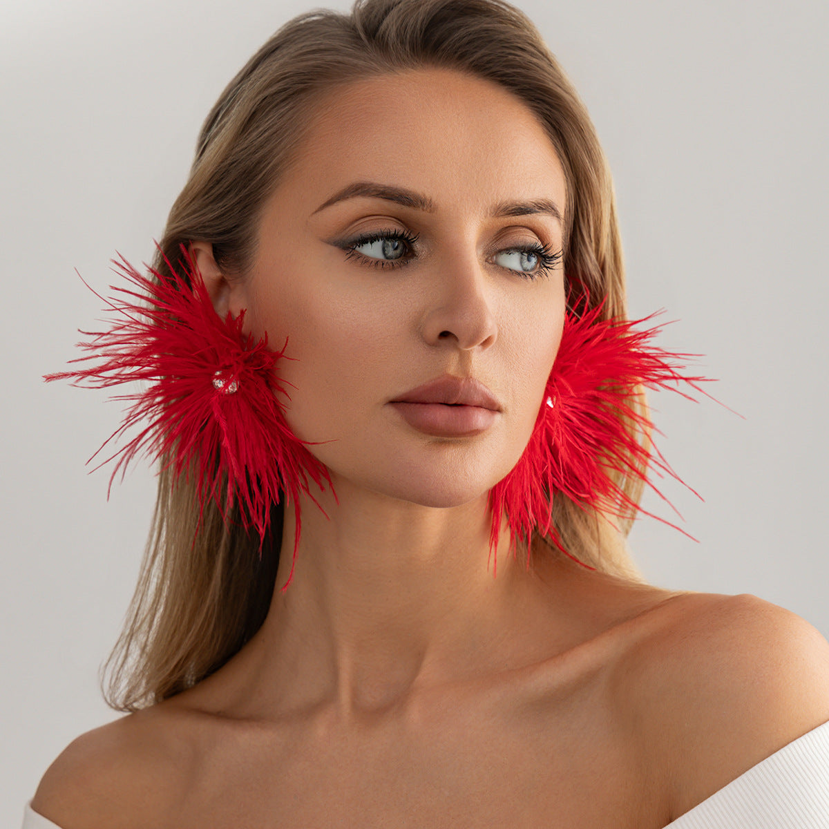 Planderful Vienna Verve Feather Flower Stud Earrings With Fluffy Zircon Accents For Trendsetting Fashion Lovers