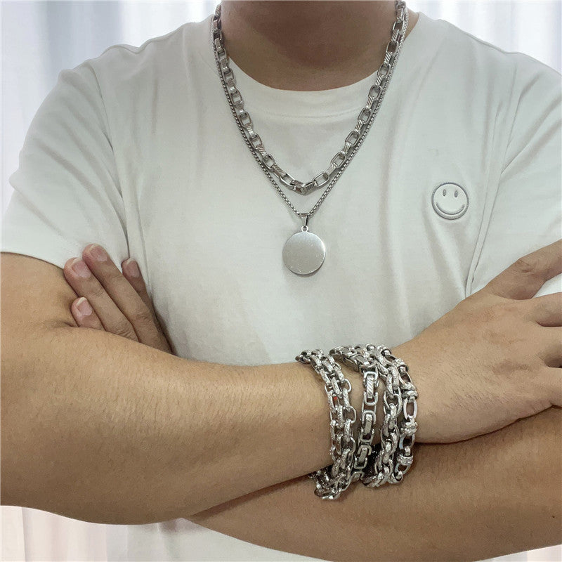 Personalized Retro Titanium Steel Round Pendant Necklace for Men - Trendy Sequined Design