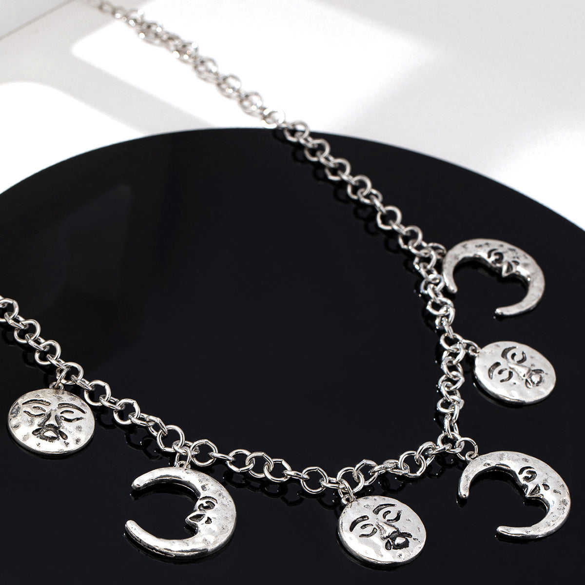 Planderful Vienna Verve Necklace – Vintage Crescent Moon Design