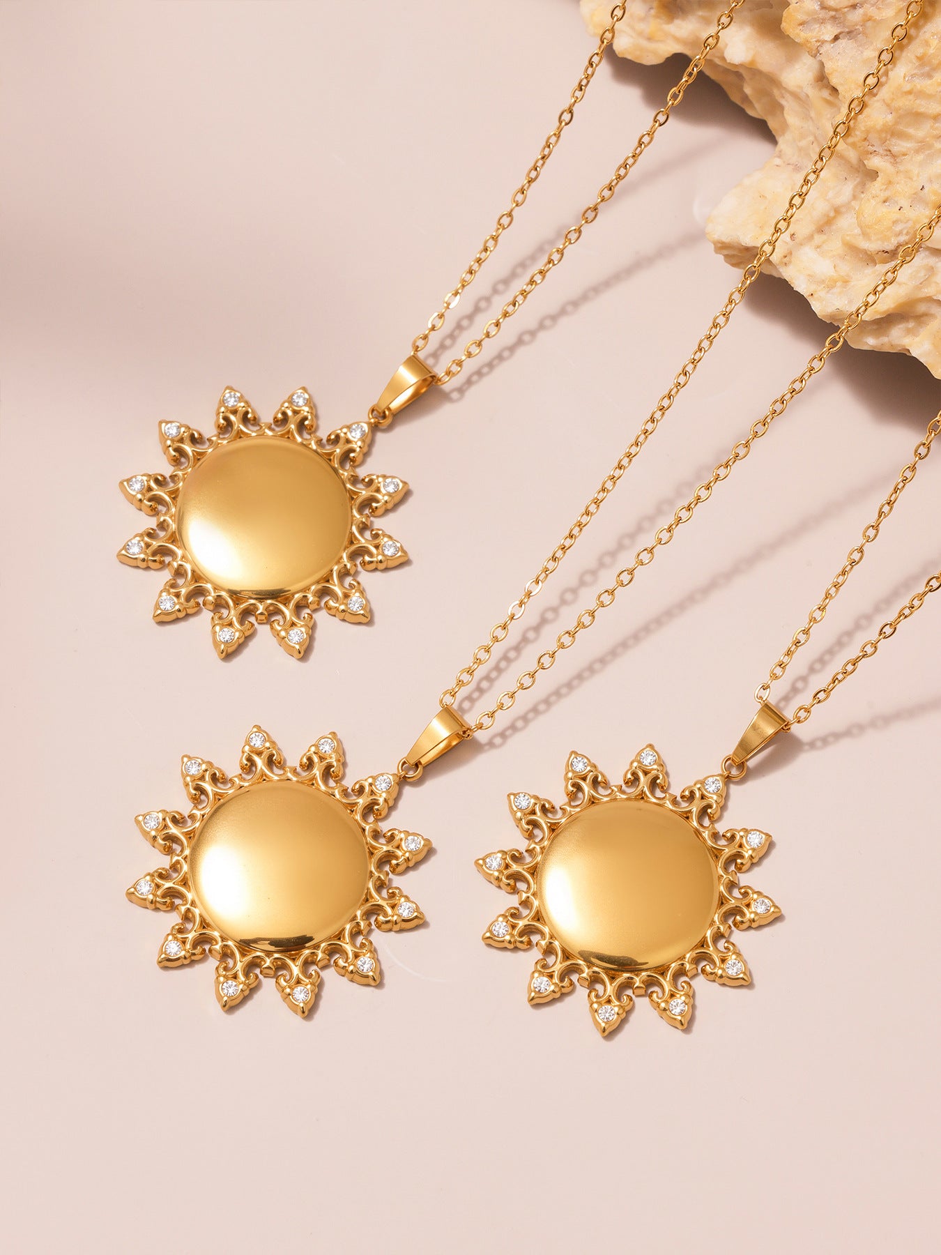 Planderful MOM Letter Necklace Sunflower Pendant 18K Gold