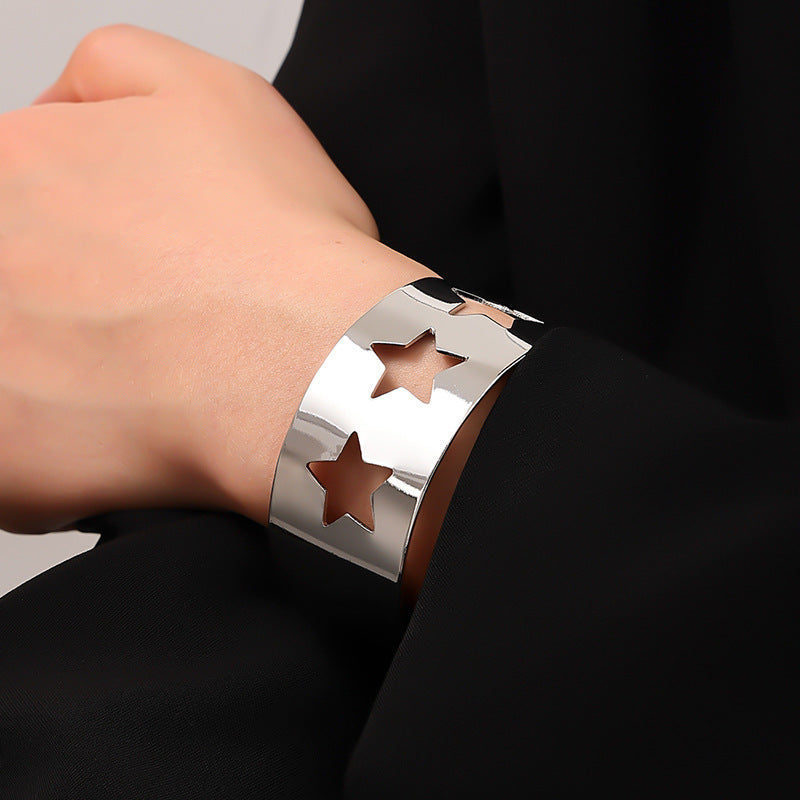 Exaggerated Hollowed Five-Pointed Star Women's Bracelet - Vienna Verve Collection