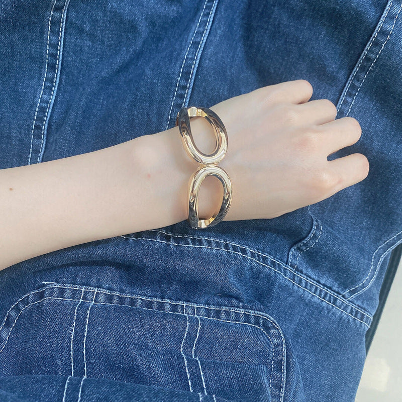 Hollow Zinc Alloy Bracelet with European & American Design Focus - Vienna Verve Collection