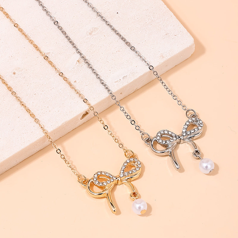 Chic Bow Pendant Necklace Set for Ladies with Heart Charm - Trendy Style for Delicate Collar Chain