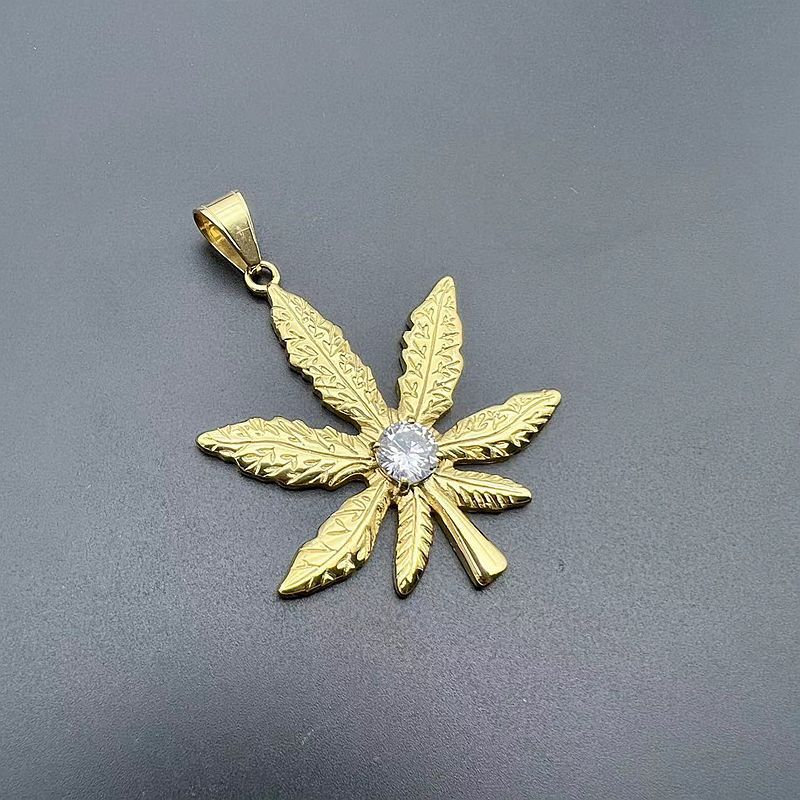 Zircon Necklace – Elegant Maple Leaf Pendant