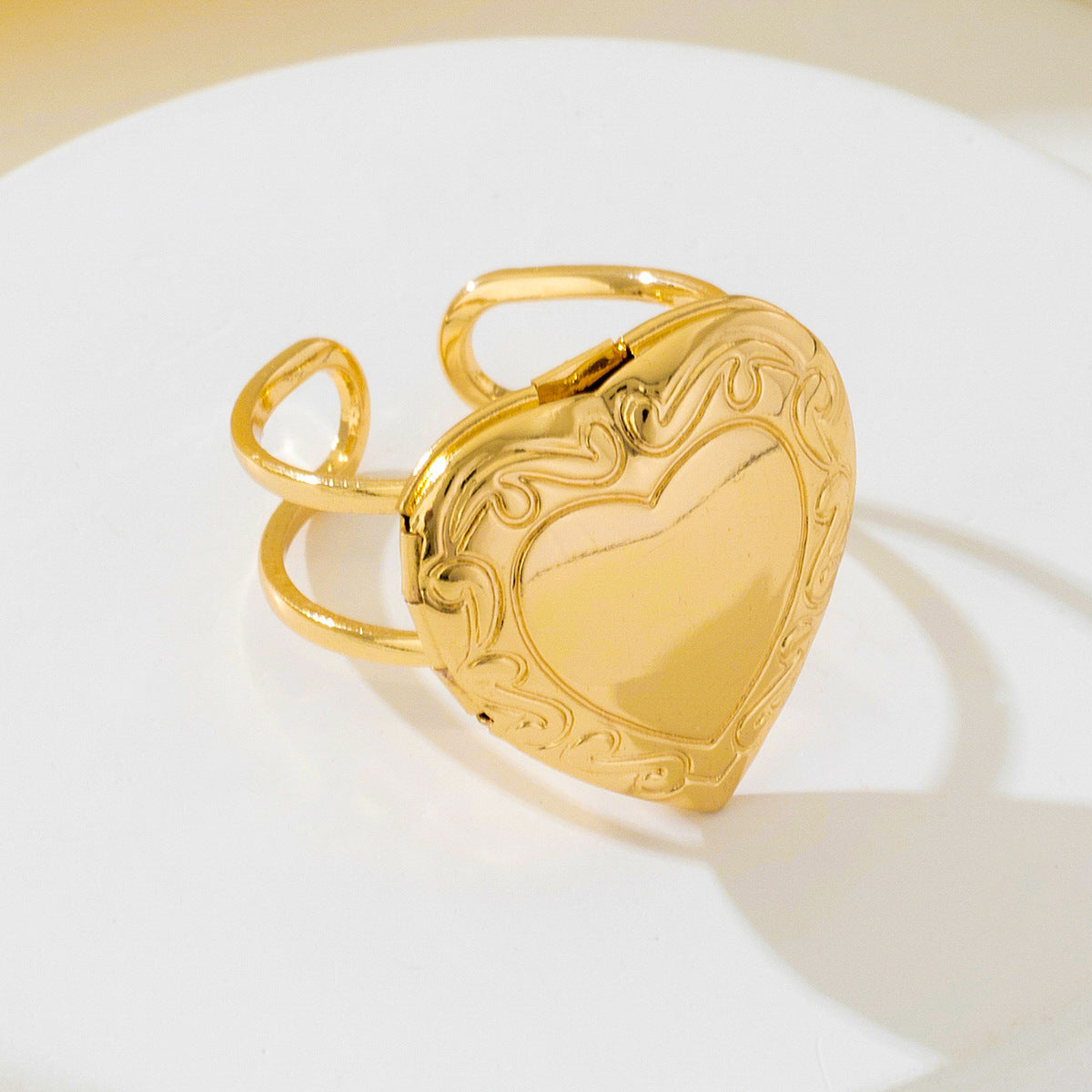 Versatile Adjustable Women's Ring by Planderful for Daily Elegance