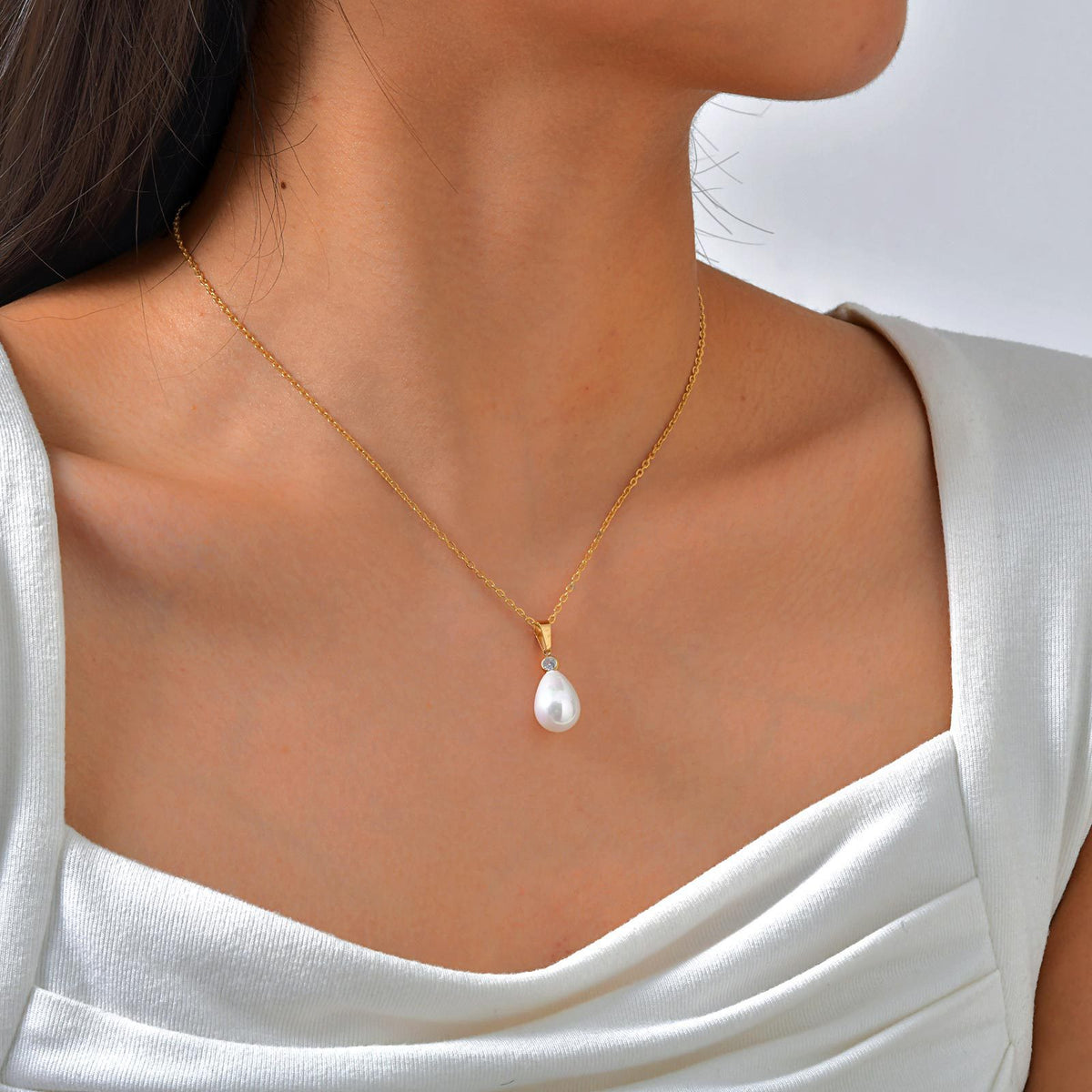 French Premium Stainless Steel Zircon Imitation Pearl Water Drop Pendant Necklace