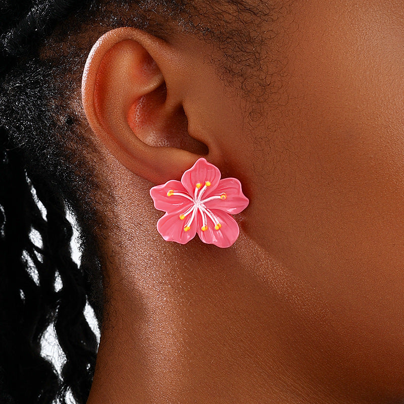 Planderful Vienna Verve Stud Earrings Set – Fashionable Peach Blossom Design