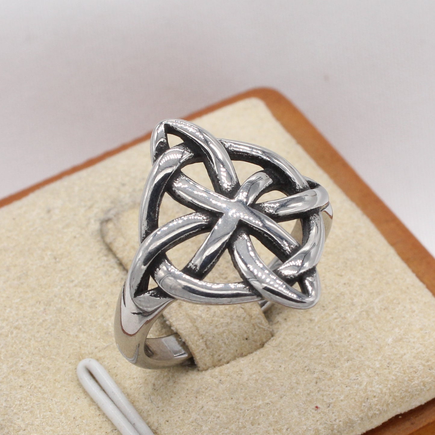 Planderful Jewelry European Vintage Ring