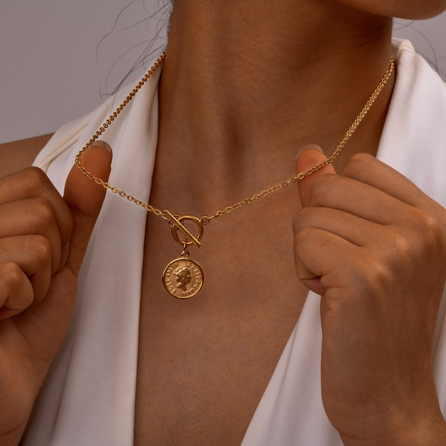 Ins Necklace Stainless Steel Elizabeth Round OT Buckle Gold