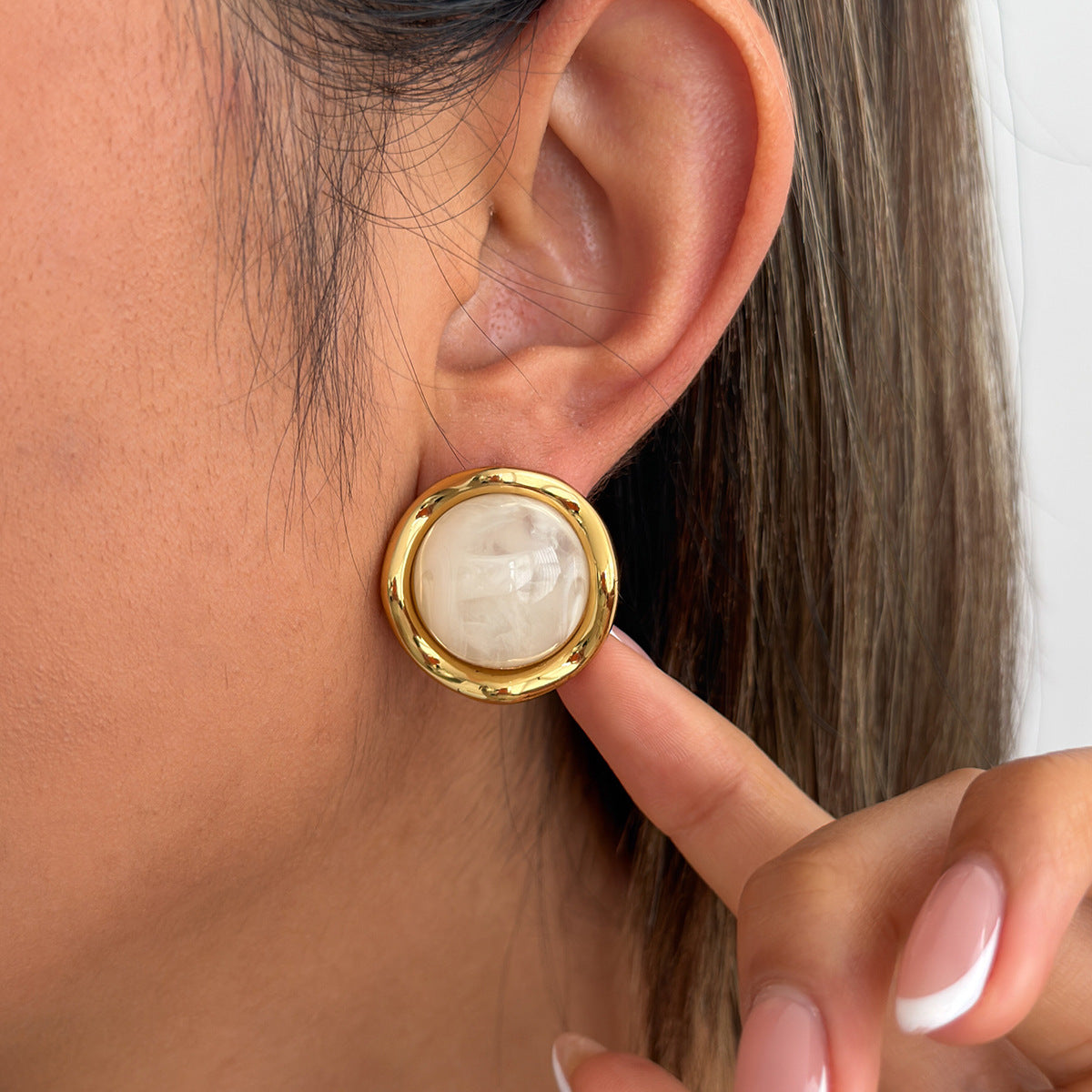 Planderful Elegant Versatile Stainless Steel Stud Earrings With Gold Edge And Wavy Round Look For Everyday Women