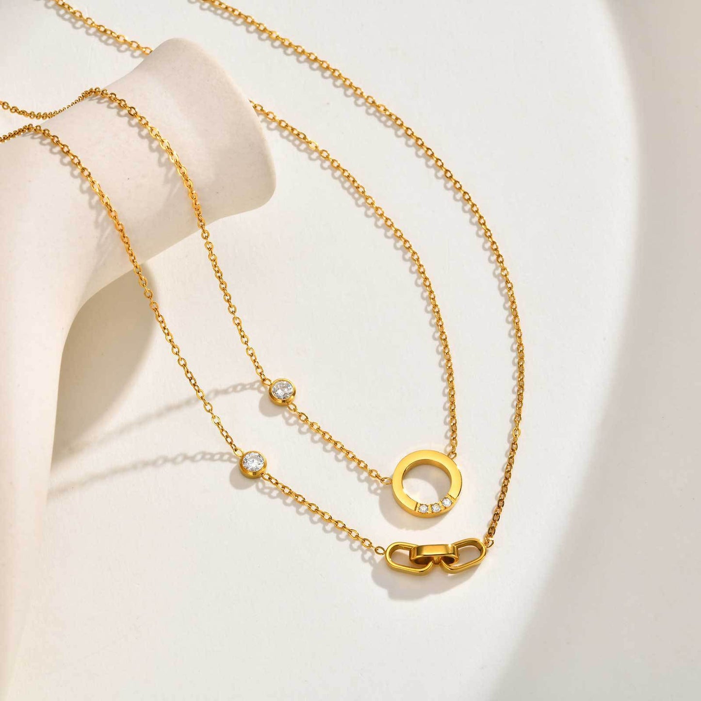 Stainless Steel Geometric Oval Ring Zircon Wind Interlocking Women's Necklace