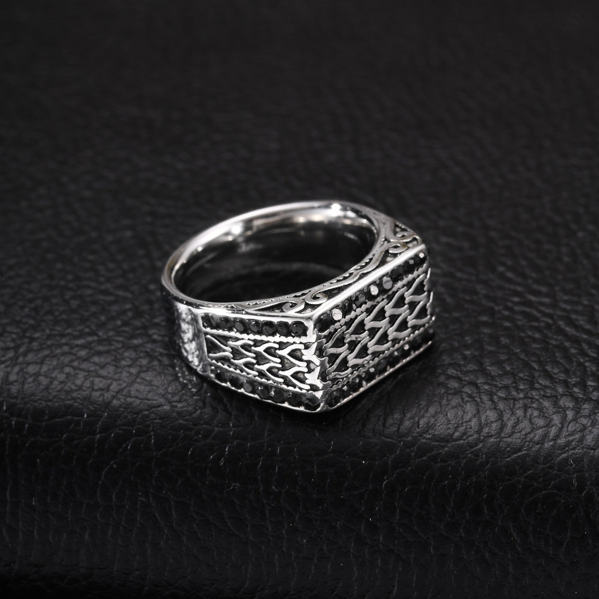 Stainless Steel Zircon Chain Woven Pattern Men's Ring Explosion