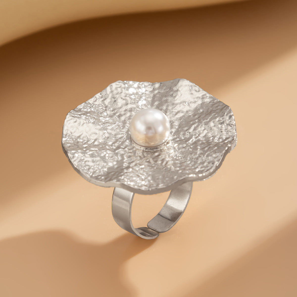 Planderful Vienna Verve Ring – Elegant Imitation Pearl Design