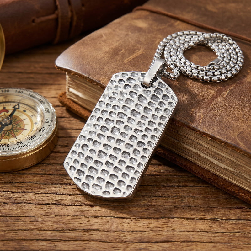 Trendy Retro And Old Hammer Pattern Military Brand Pendant, Fashionable And Water Ripple Necklace