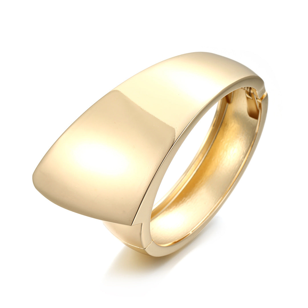 Planderful Vienna Verve Bracelet – Exaggerated Wide-Sided Design