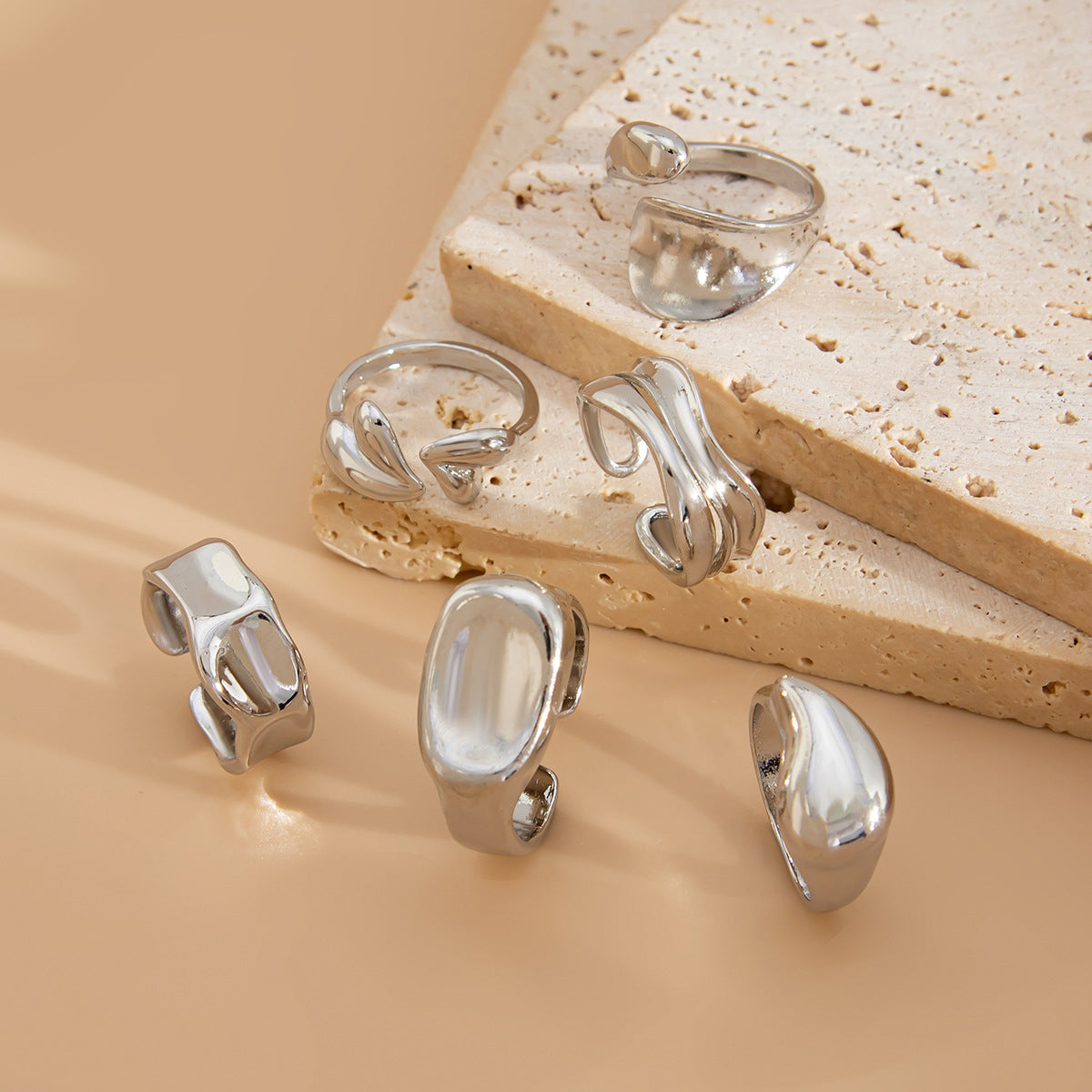 Planderful Vienna Verve Lava Texture Bow Set Joint Ring – Adjustable Geometric Design