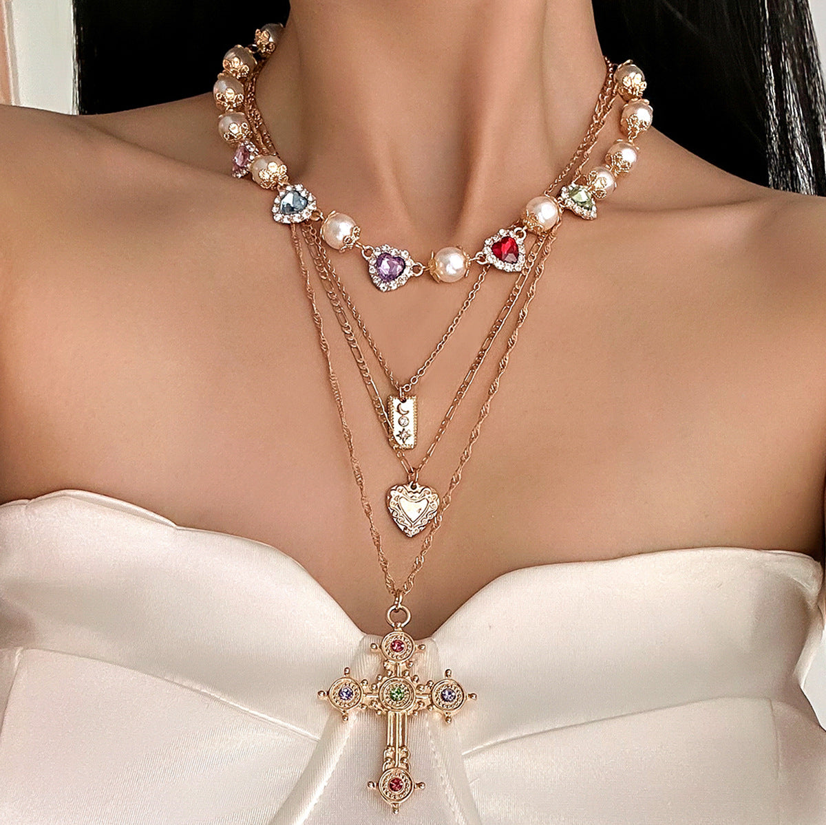 Planderful Vienna Verve Necklace – Retro Love-Shaped Imitation Pearl Design