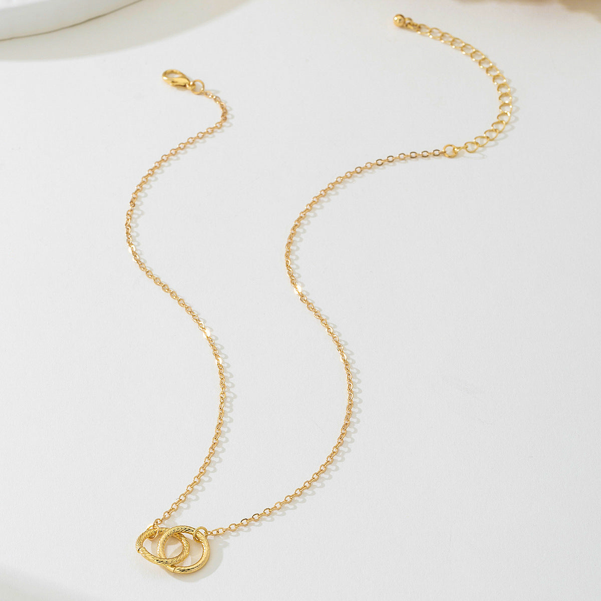 Planderful Vienna Verve Necklace – Stylish Metal Interlocking Eternal Symbol