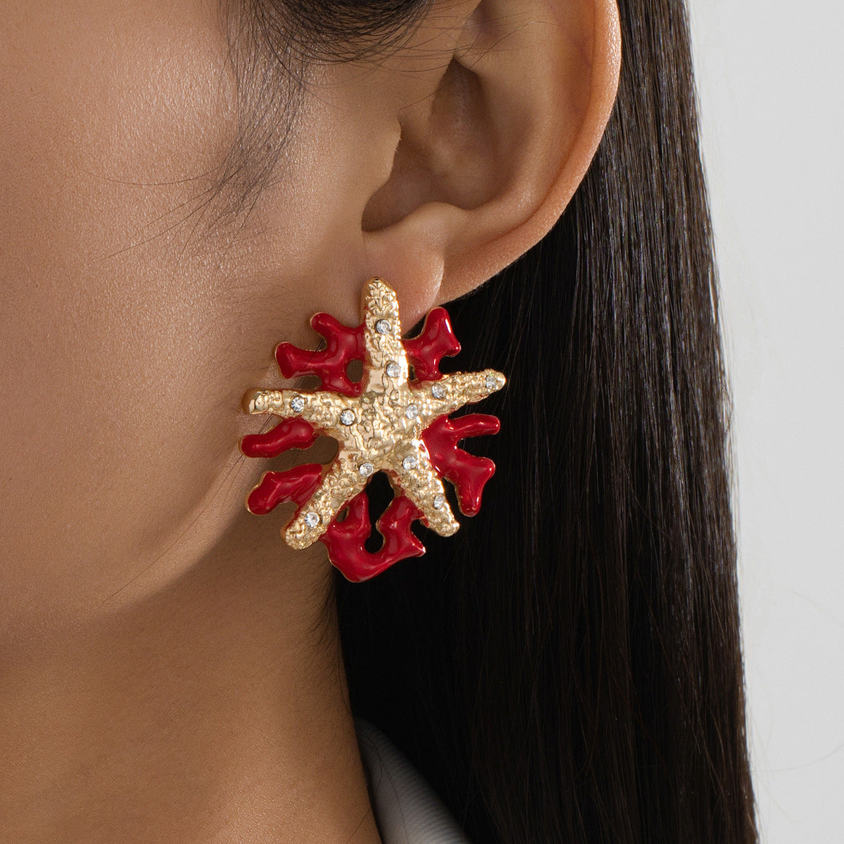 Planderful Vienna Verve Earrings – Fashionable Metal Gold Starfish Design