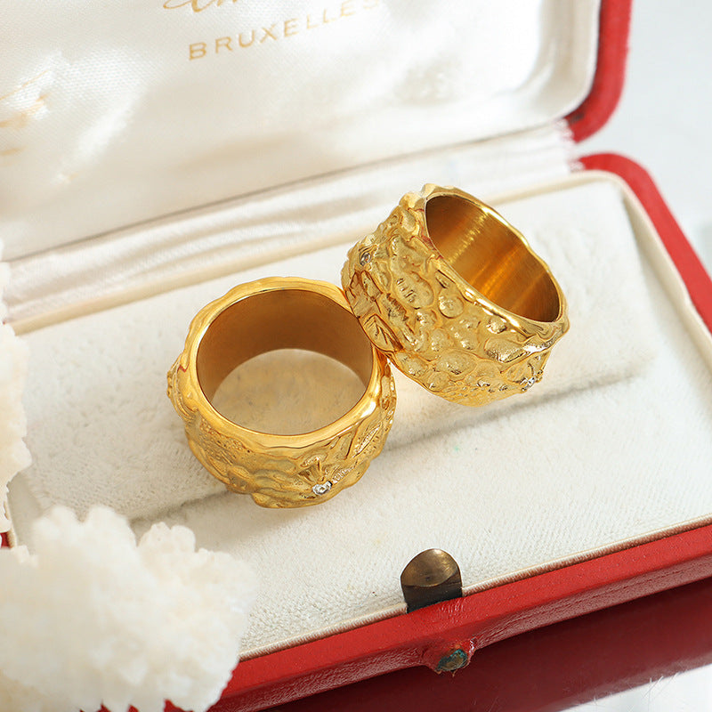 Hip Hop Trend Titanium Steel Ring with Gold Plating and Zircon Inlay