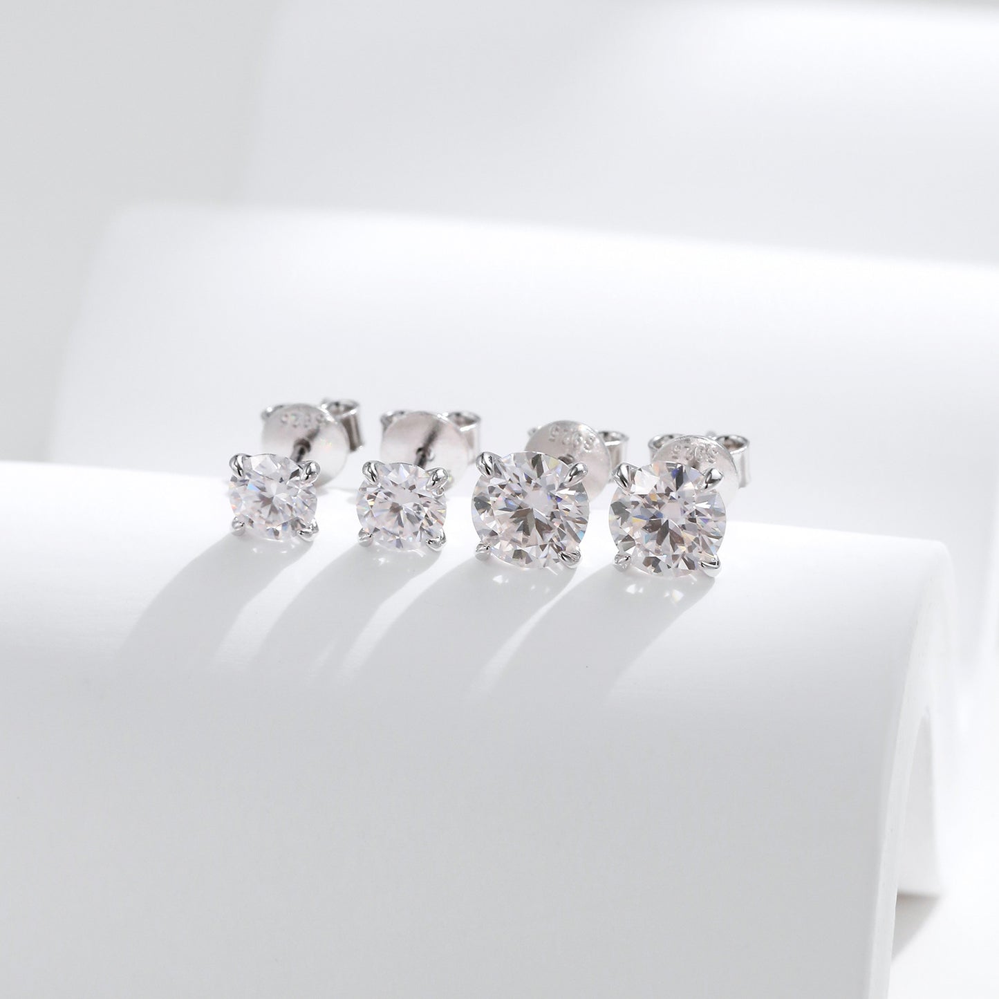 Planderful Moissanite Sparkling Earrings – Elegant Four-Claw Design