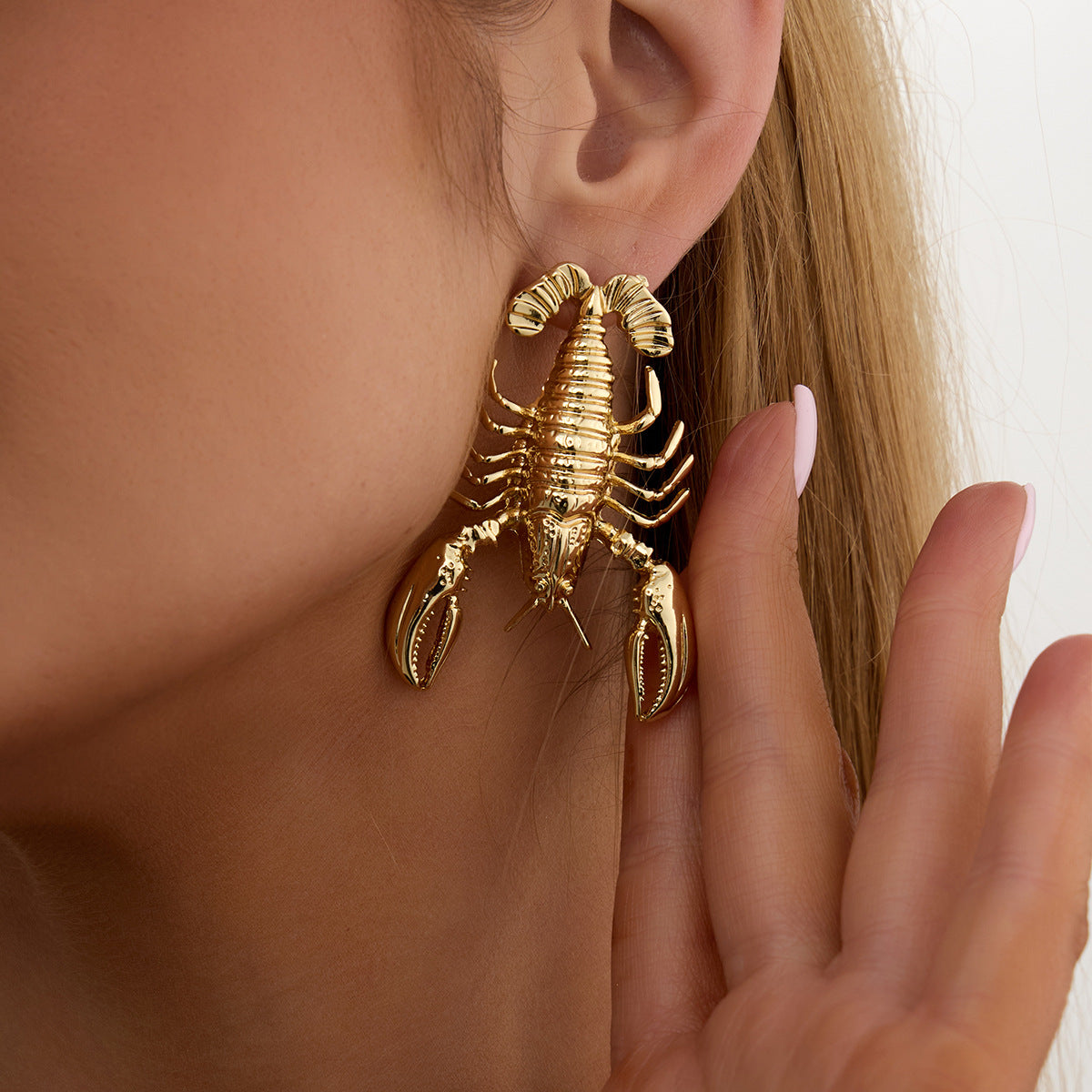 Planderful Lobster Pendant Stud Earrings For Women 3D Ocean Style Design Vienna Verve Collection