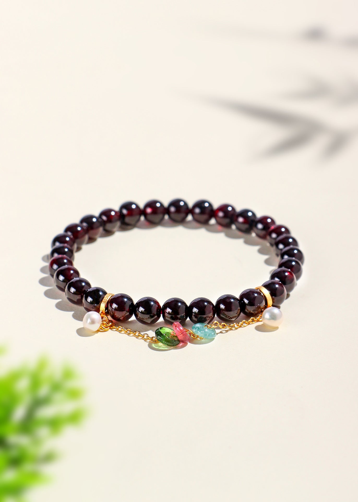 Planderful Fortune's Favor Bracelet – Elegant Garnet and Pearl Design
